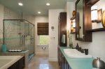 thomas_bathroom_001.jpg