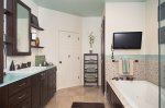 thomas_bathroom_004.jpg